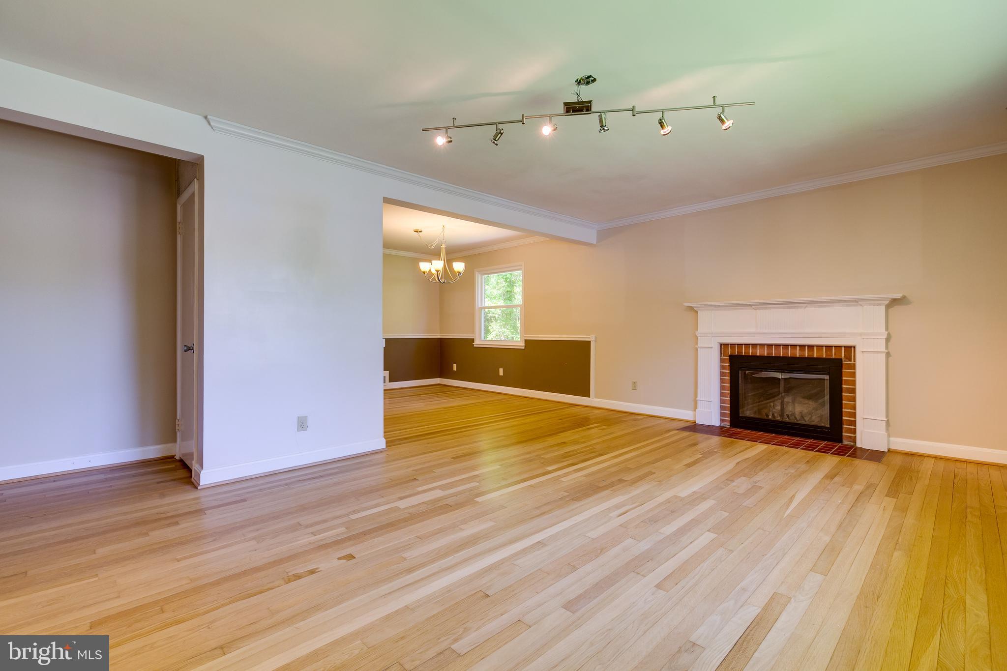 LINCOLNIA HILLS - Residential Lease