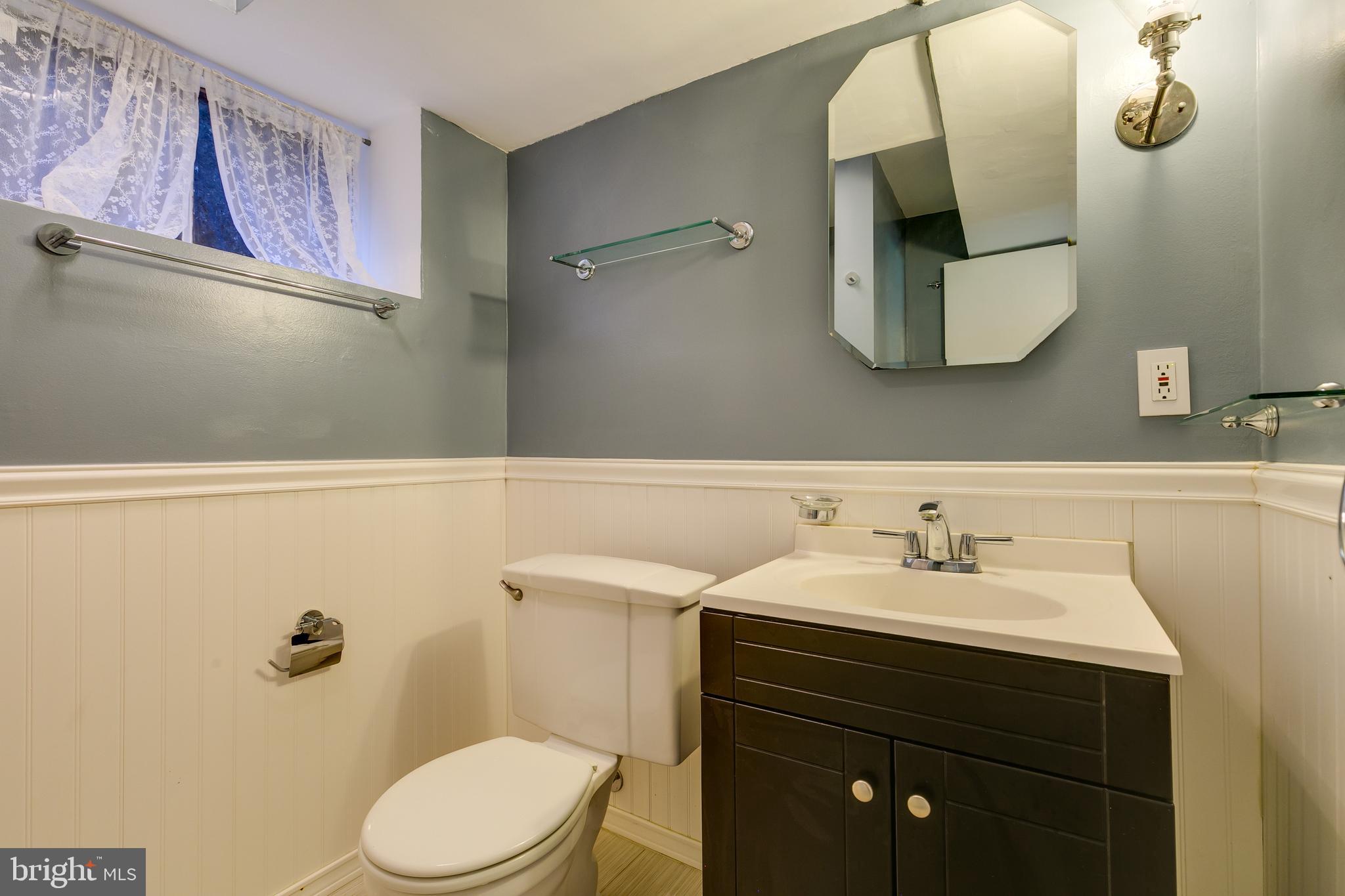 LINCOLNIA HILLS - Residential Lease