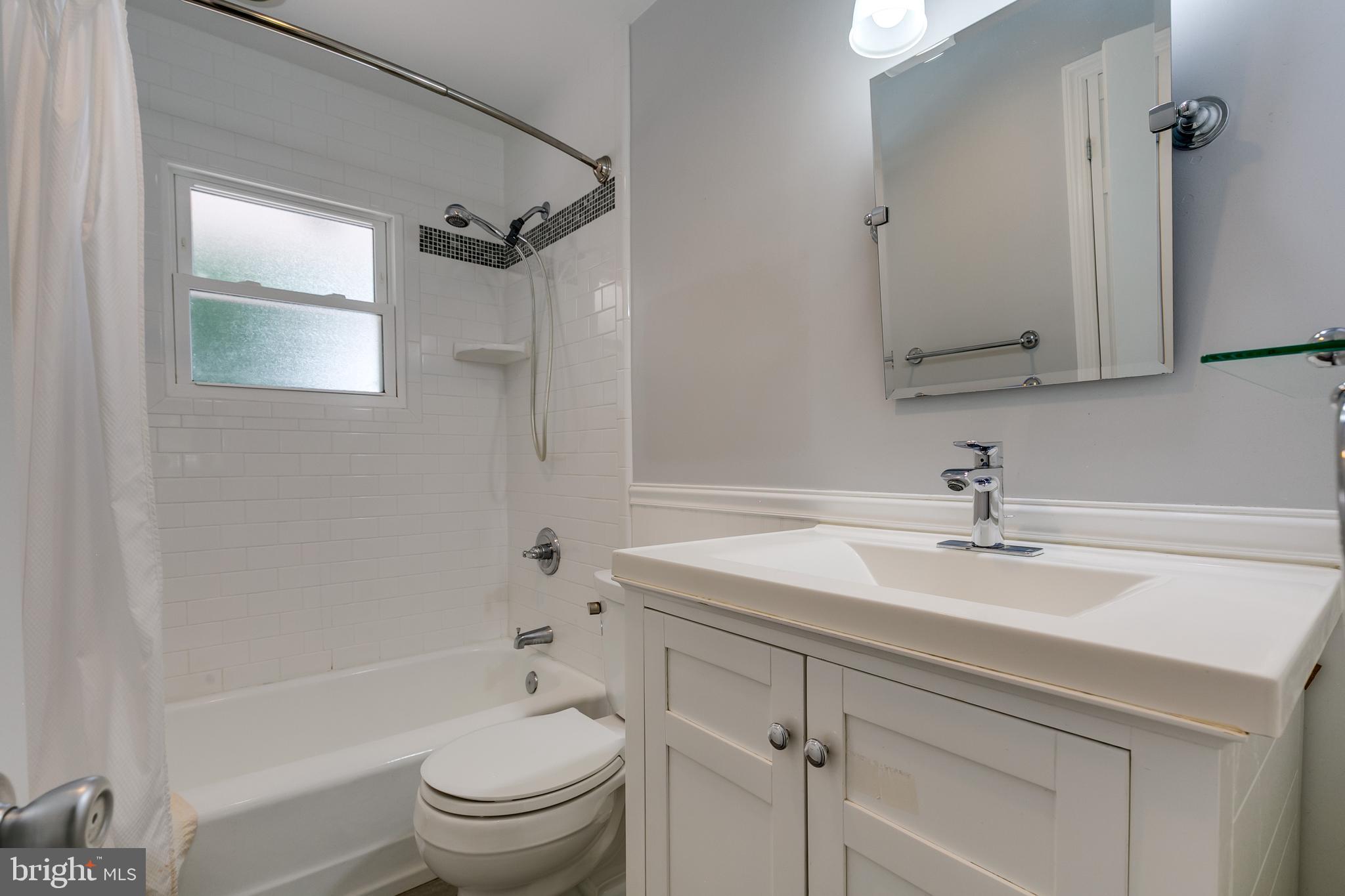 LINCOLNIA HILLS - Residential Lease