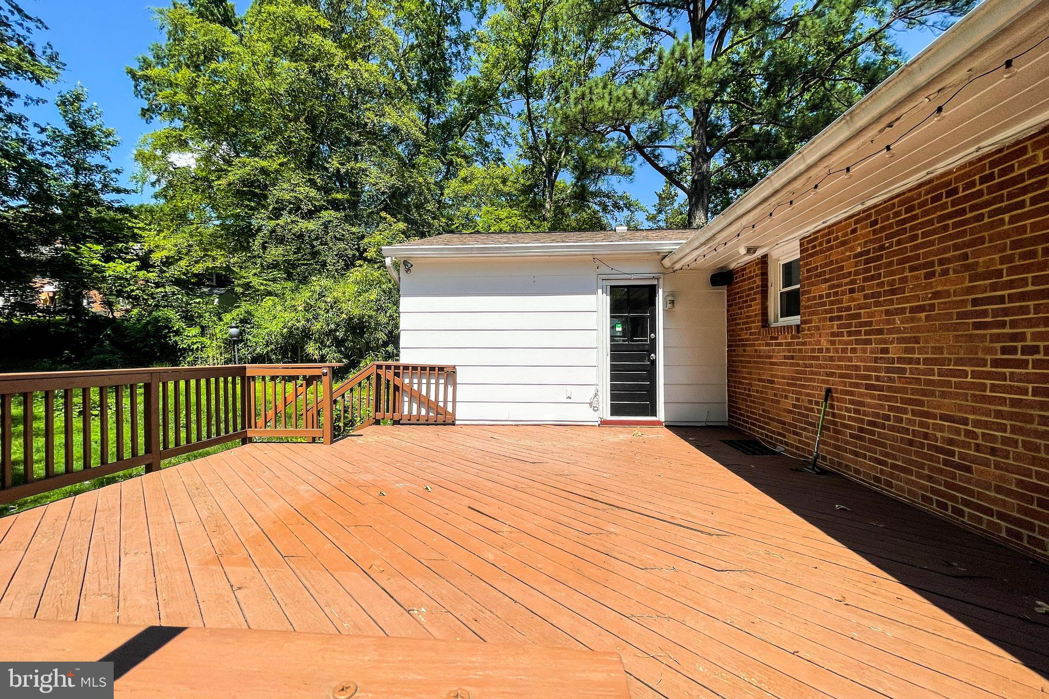 LINCOLNIA HILLS - Residential Lease