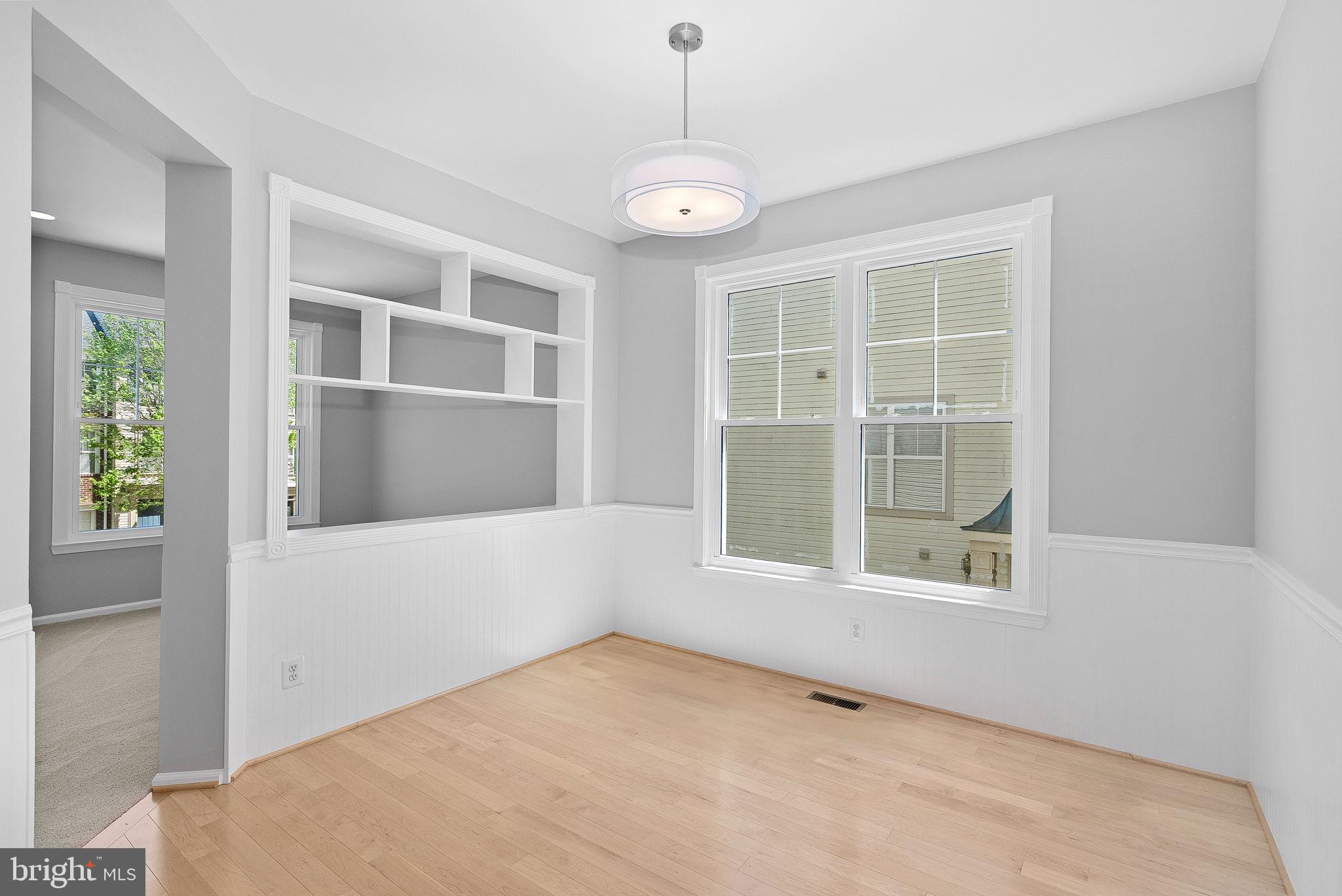 SIGNATURE AT BROADLANDS - Residential