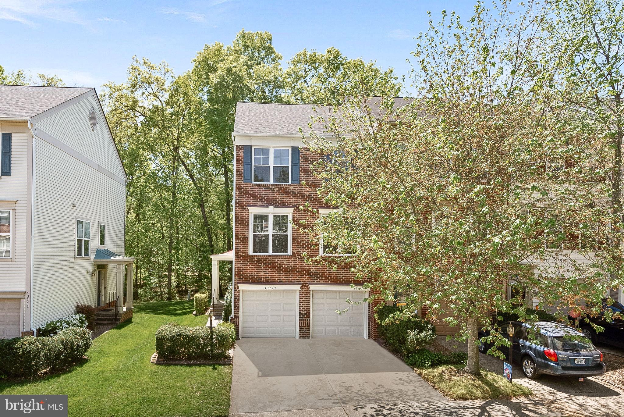 SIGNATURE AT BROADLANDS - Residential