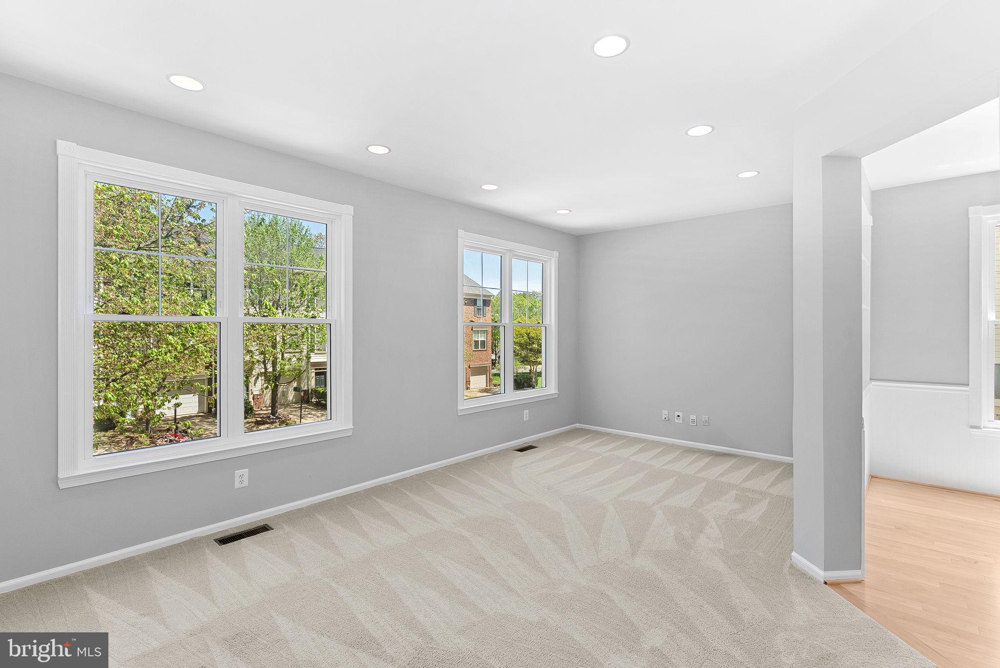 SIGNATURE AT BROADLANDS - Residential