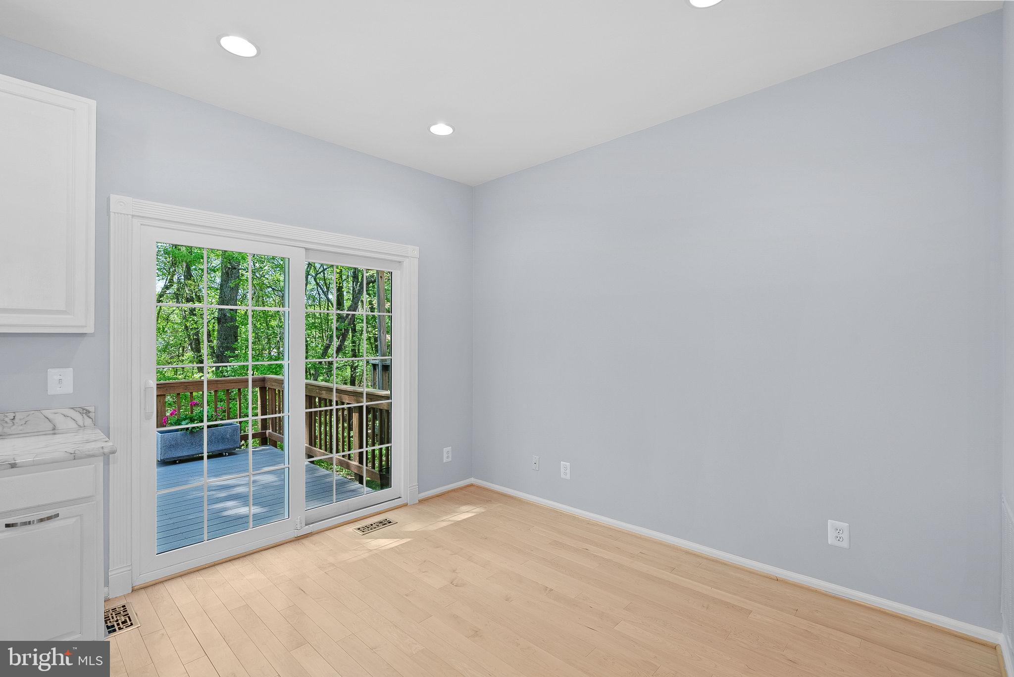 SIGNATURE AT BROADLANDS - Residential