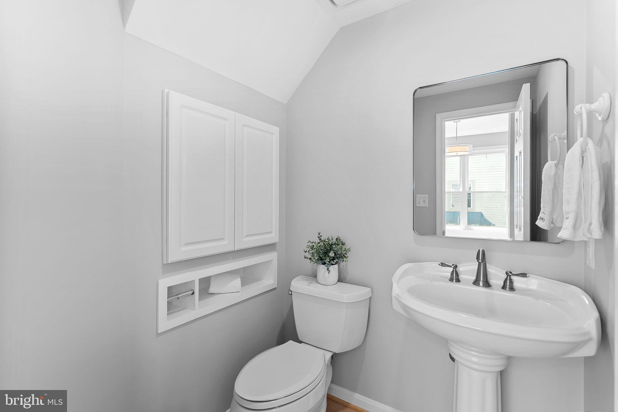 SIGNATURE AT BROADLANDS - Residential