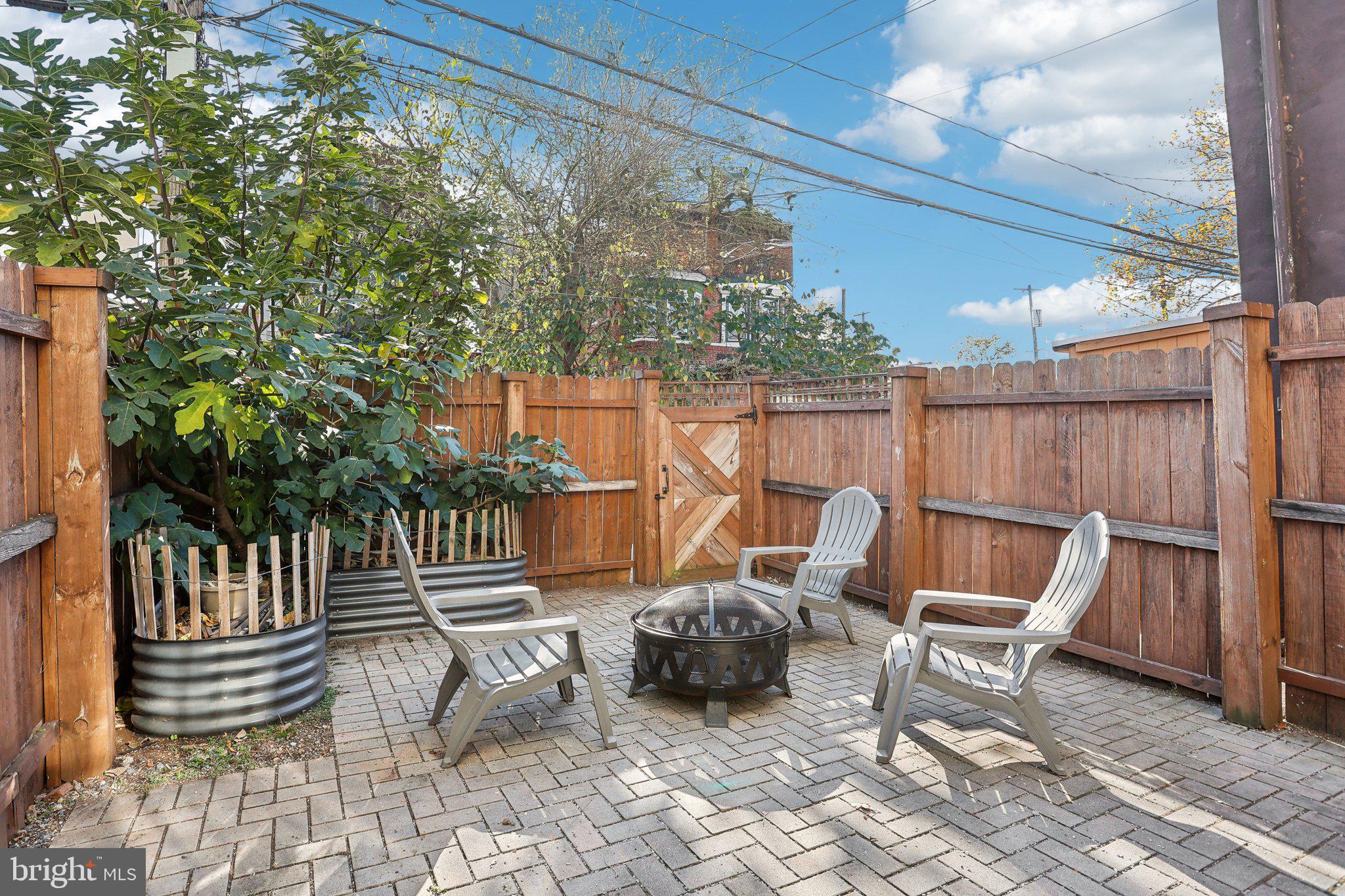 STRAWBERRY MANSION - Residential