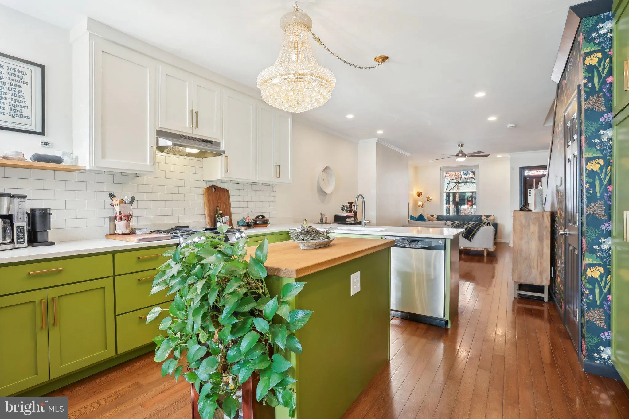 Philadelphia, Pennsylvania 19121, United States, 4 Bedrooms Bedrooms, ,2 BathroomsBathrooms,Residential,Pending,35028