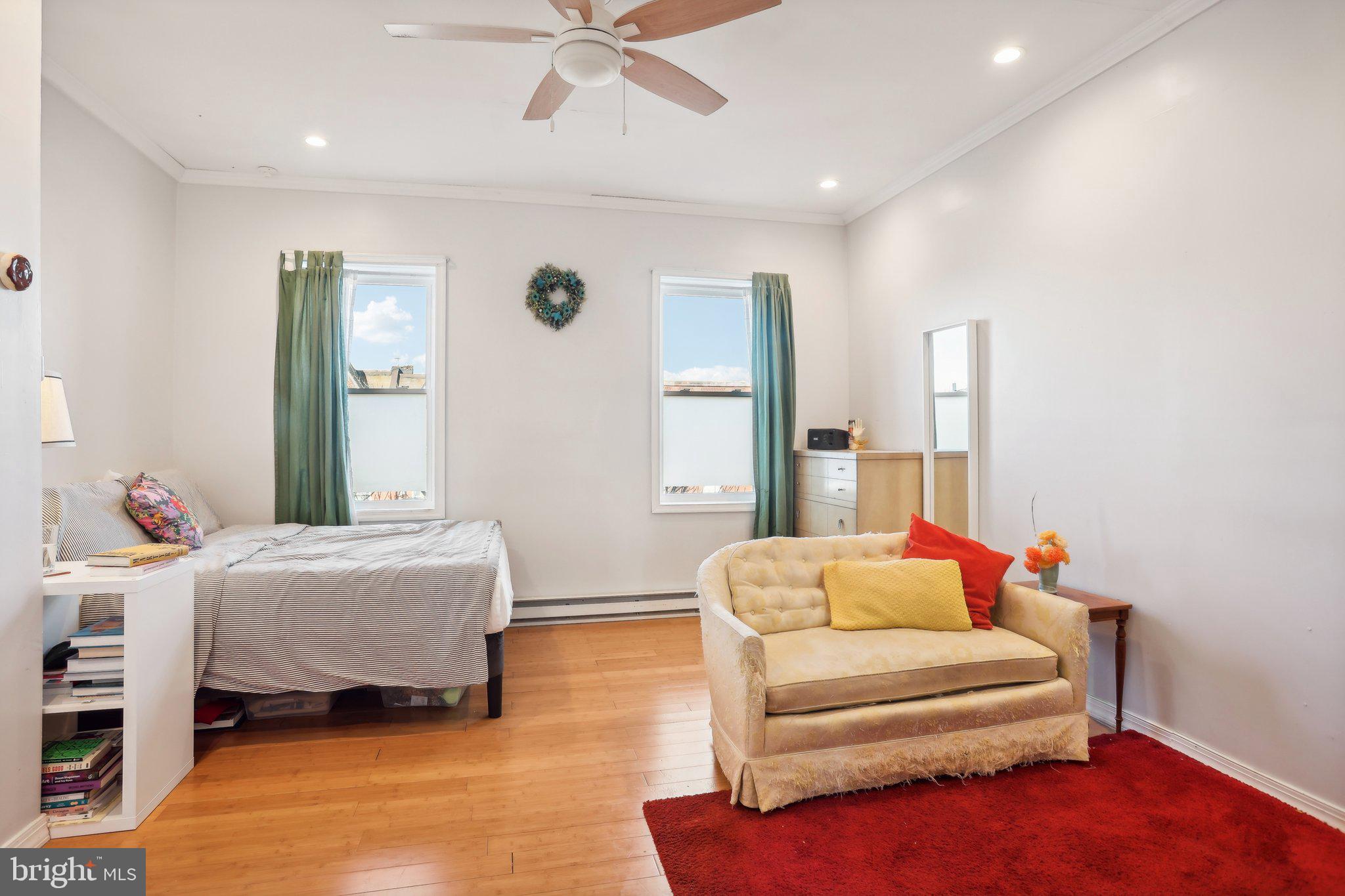 STRAWBERRY MANSION - Residential