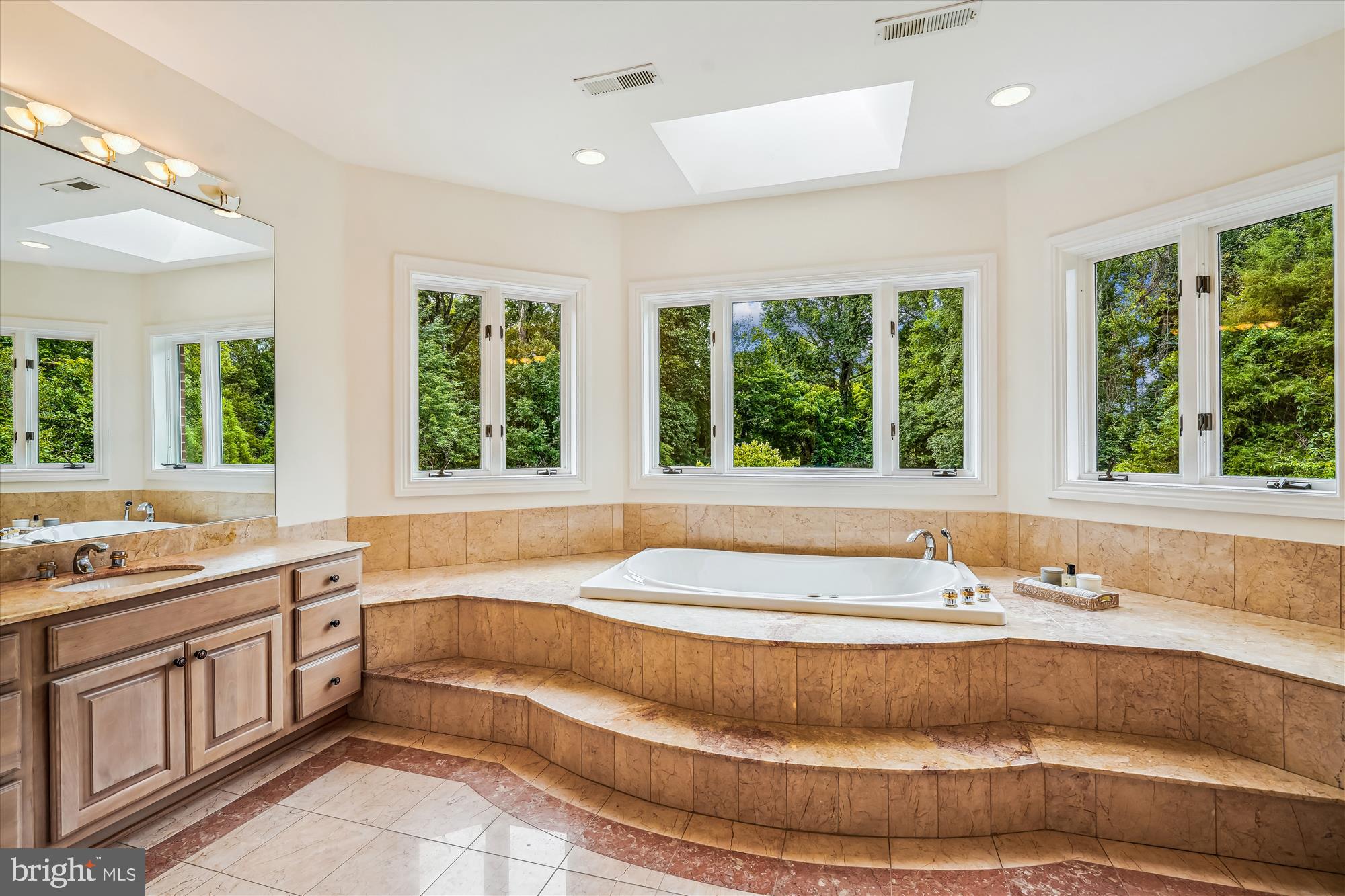 CHEQUERS - Residential