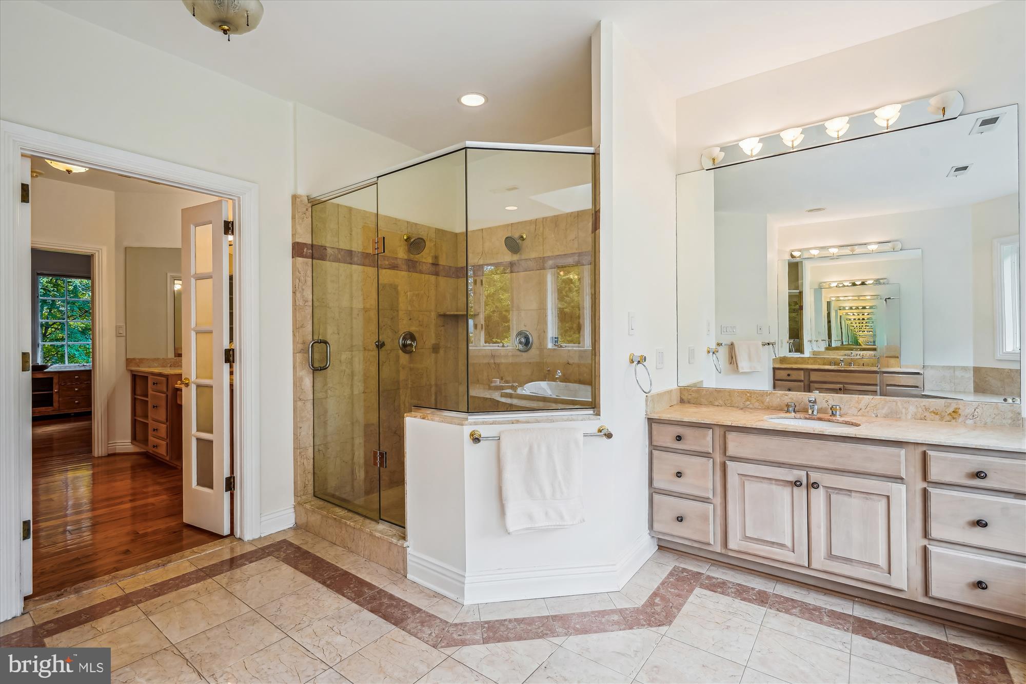 CHEQUERS - Residential