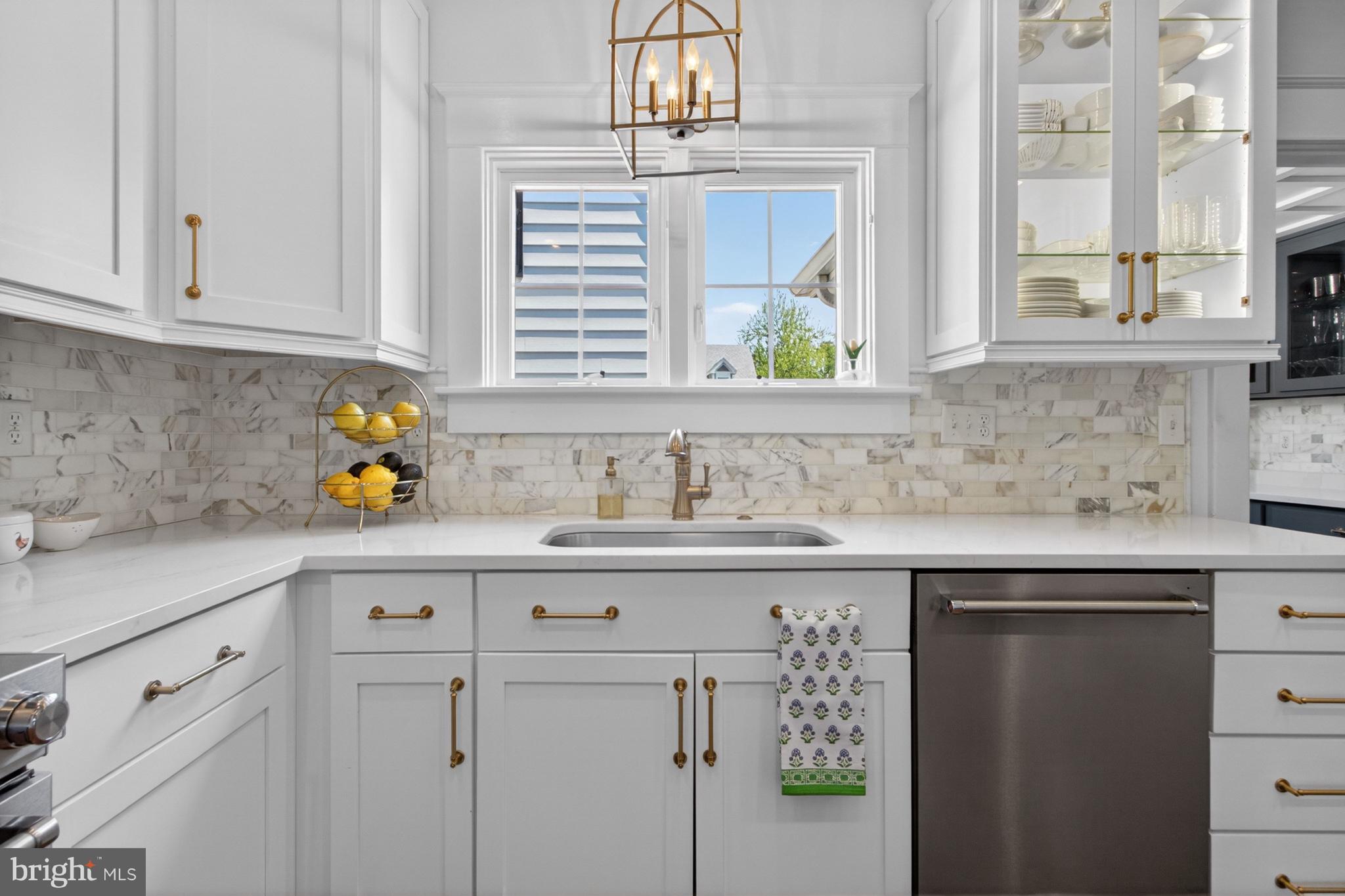 DEVRIES CIRCLE - Residential