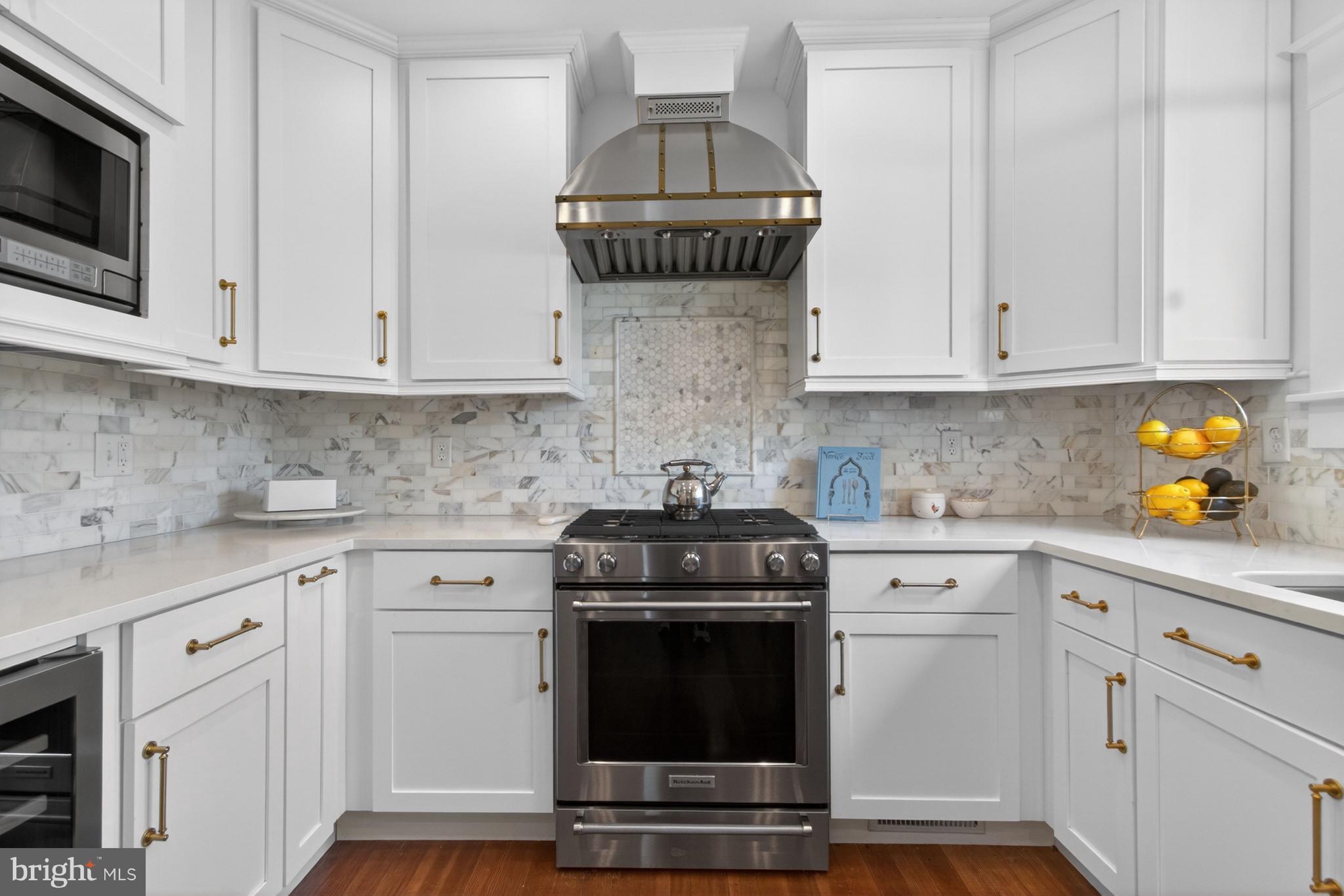 DEVRIES CIRCLE - Residential