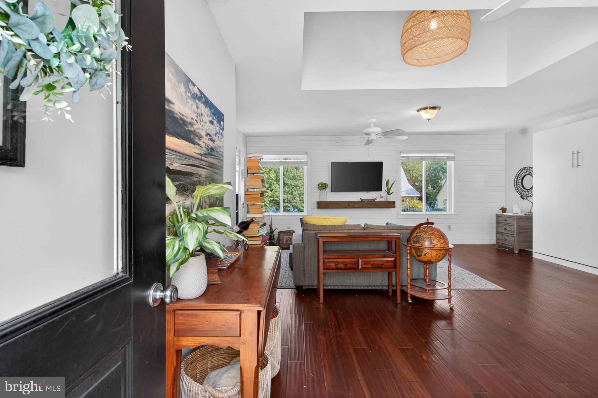 DEVRIES CIRCLE - Residential