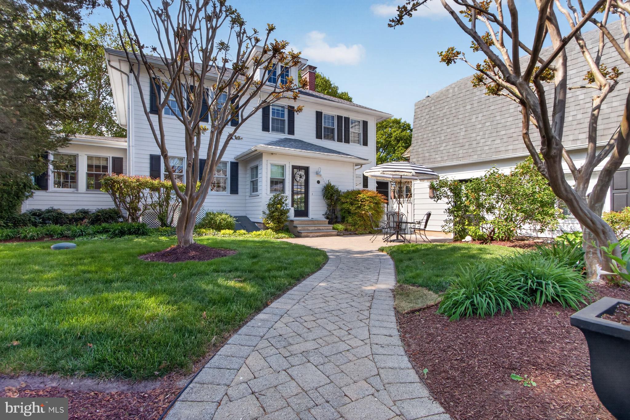 DEVRIES CIRCLE - Residential