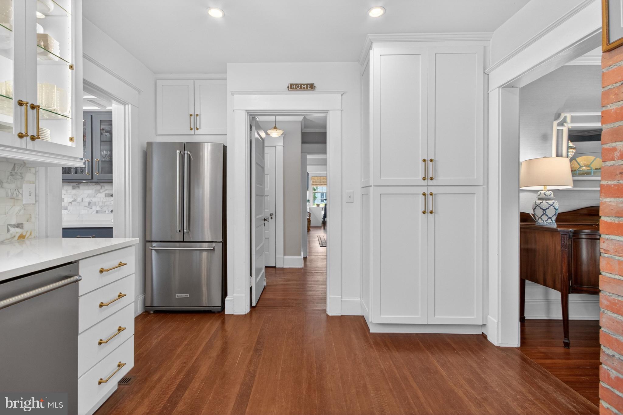 DEVRIES CIRCLE - Residential