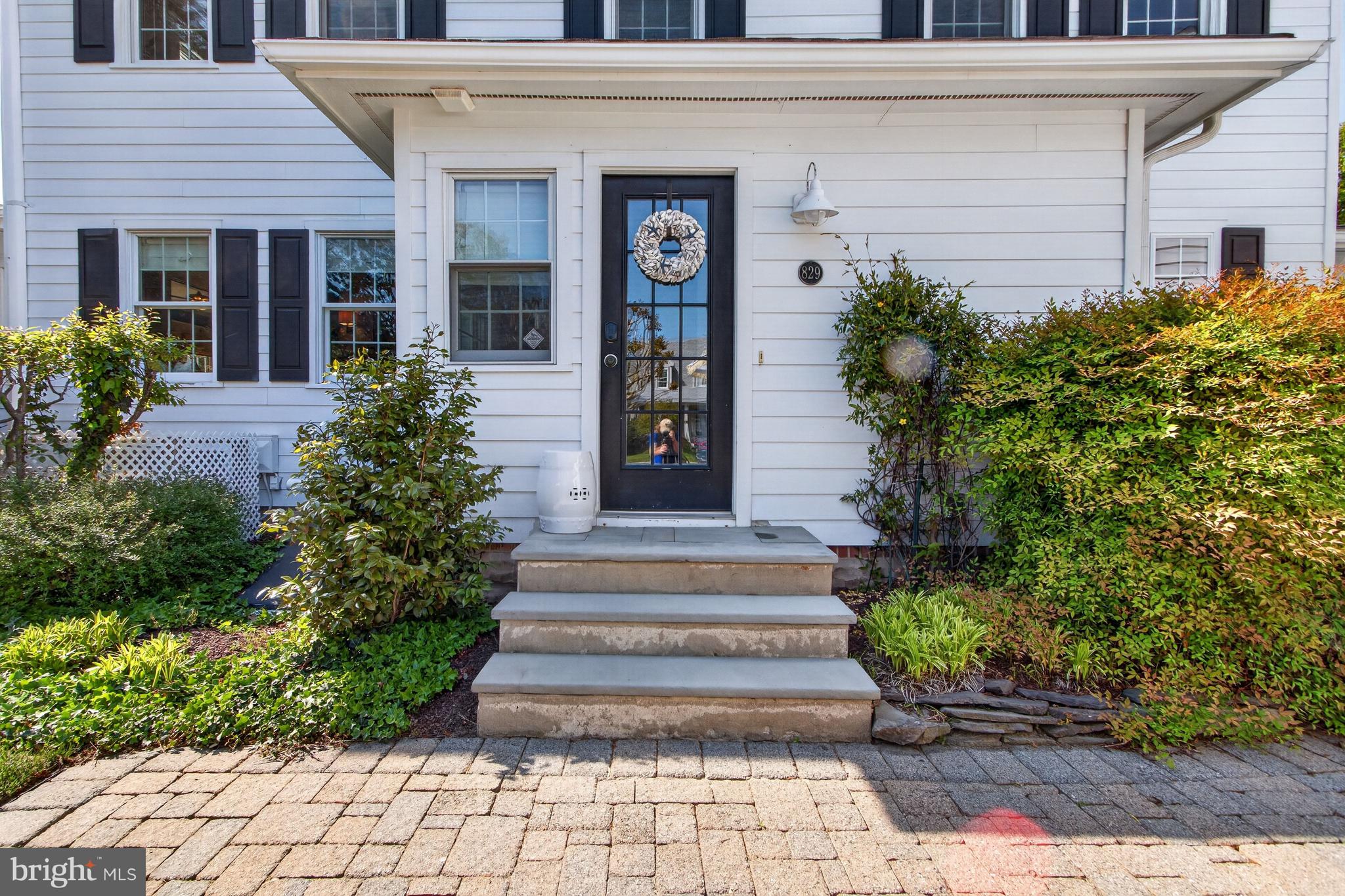 DEVRIES CIRCLE - Residential