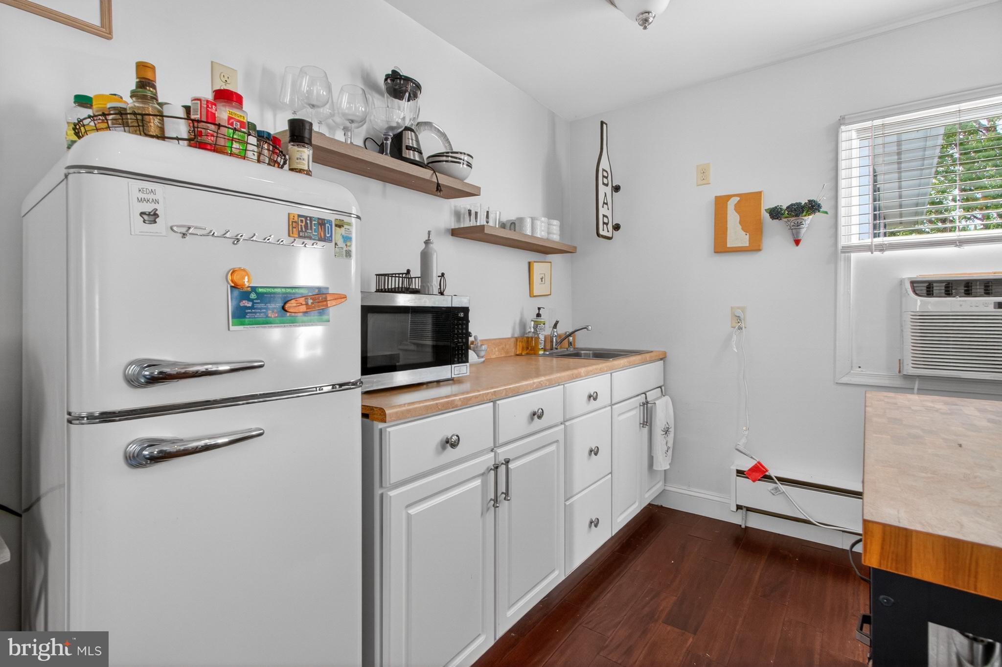 DEVRIES CIRCLE - Residential