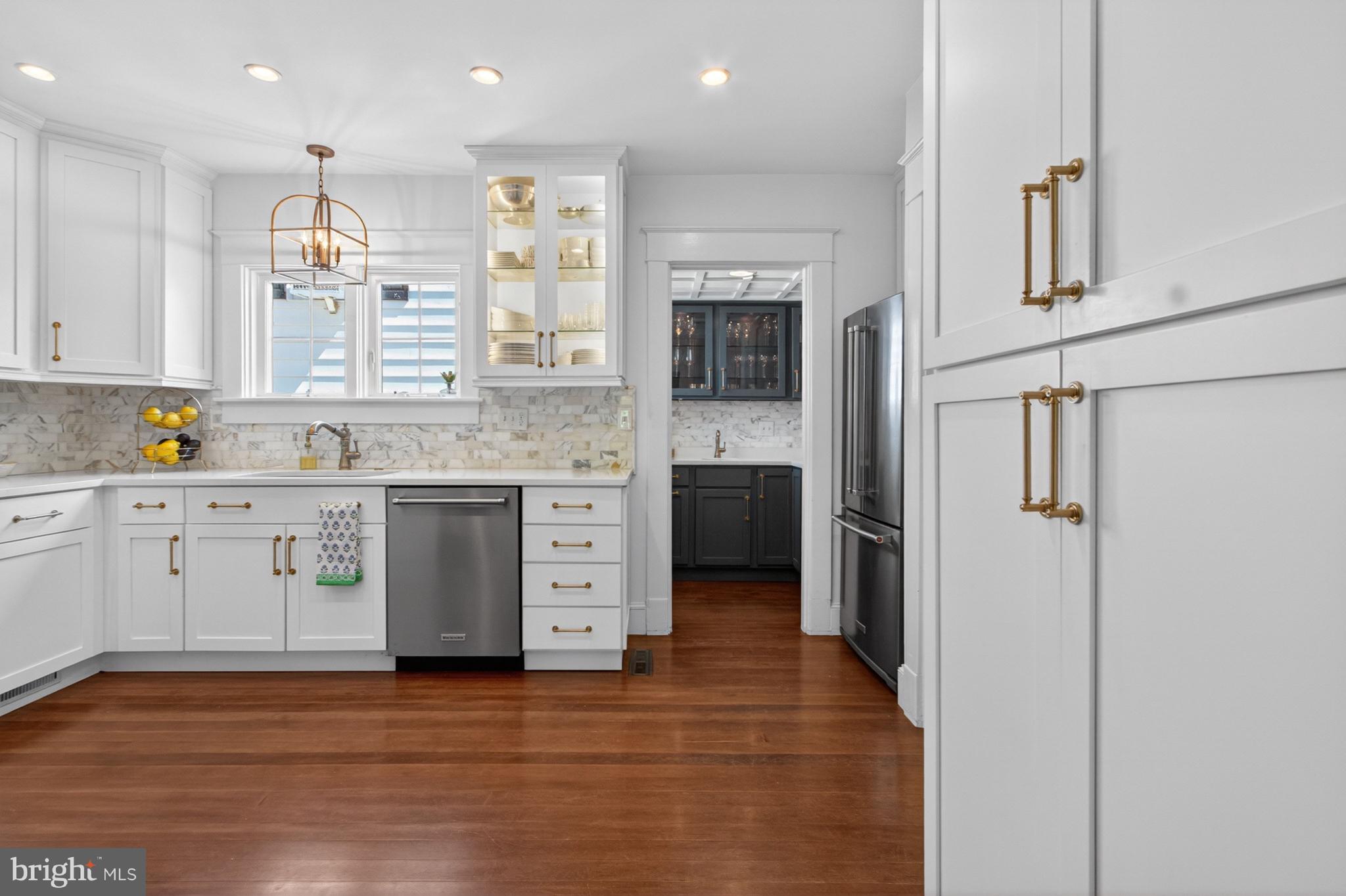 DEVRIES CIRCLE - Residential