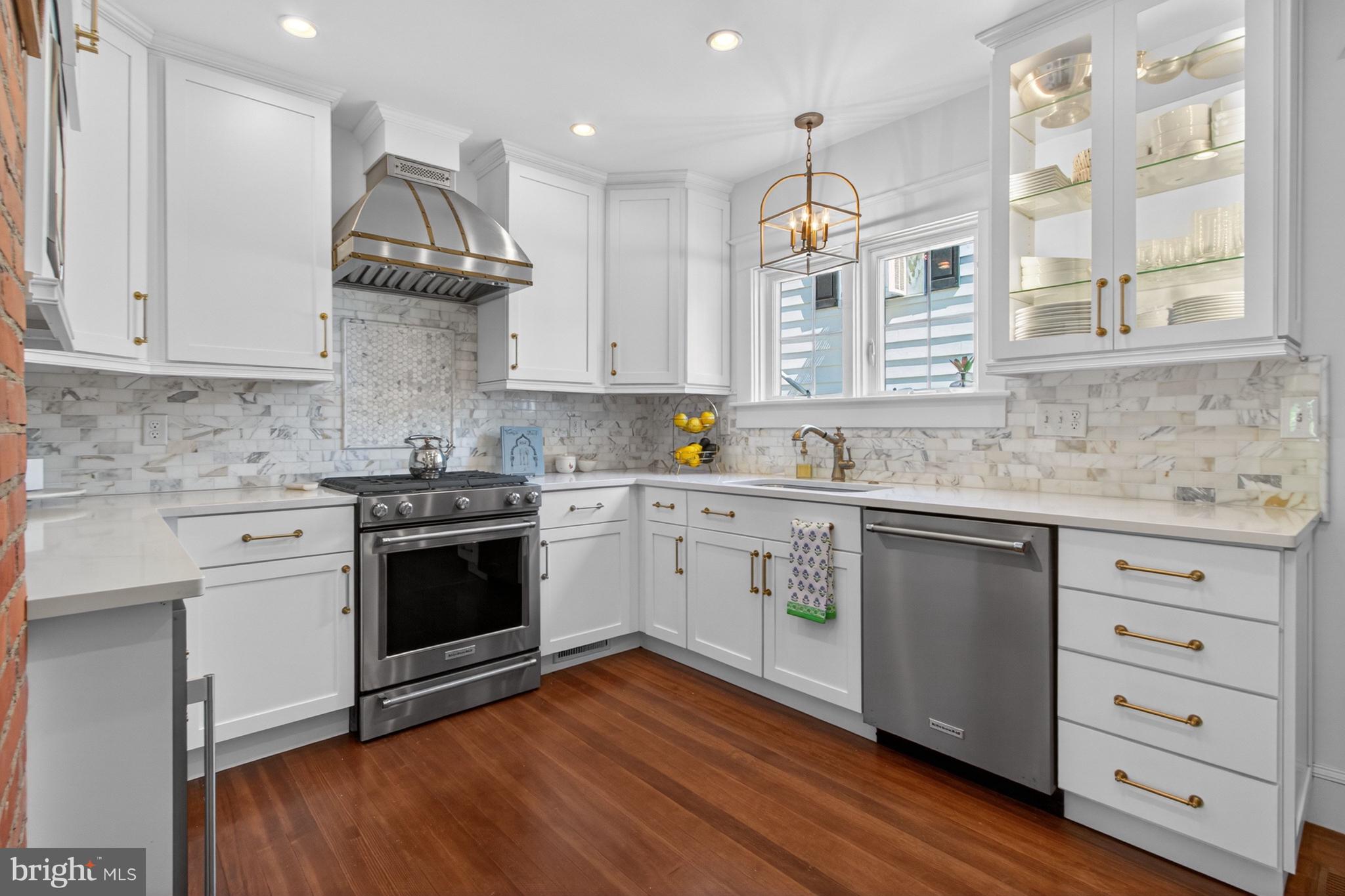 DEVRIES CIRCLE - Residential