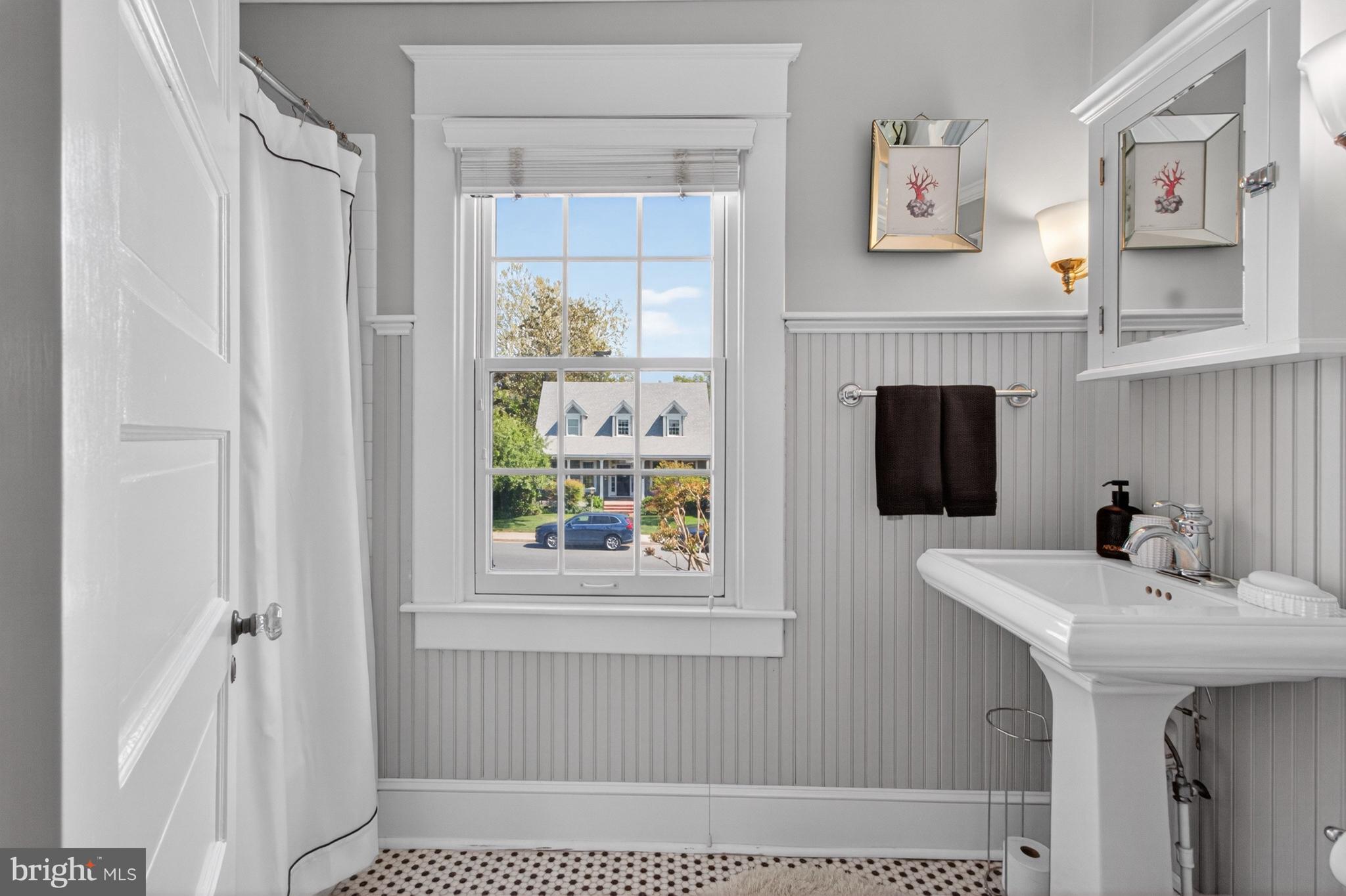 DEVRIES CIRCLE - Residential