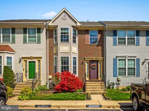 Townhouse For Sale - 7927 Beach Plum Lane<br/> SEVERN, MD 21144