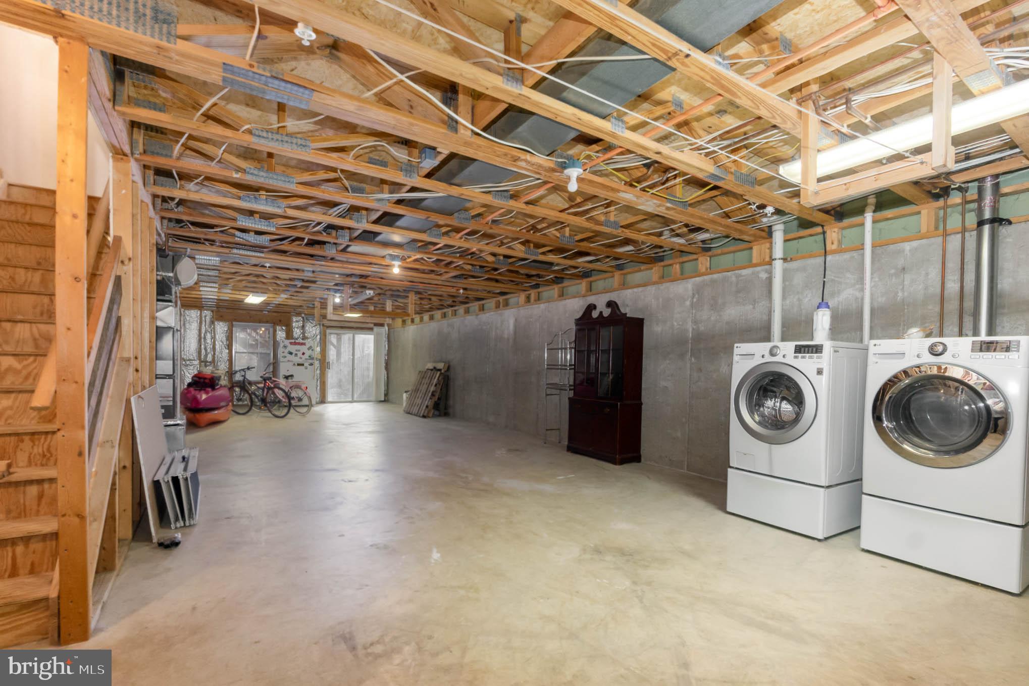 VILLAGE AT THOMAS RUN - Residential