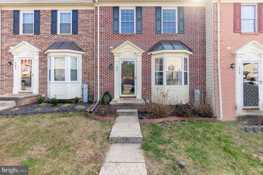 This beautiful 3 bedroom, 2 and a half bath, Brick front townhome is waiting for you to call it HOME!  Located on a quiet cul-de-sac in the very popular Village of Thomas Run.  The kitchen has new granite countertops and kitchen island with seating.  Stunning laminate flooring thru out.  The spacious bumpout provides lots of extra room to relax by the wood fireplace.  This updated home has a large deck with stairs to the fully fenced in back yard complete with patio.  This home peacefully backs to woods and is ready for YOU!
### Taking best and final offers by 10am Tuesday ###