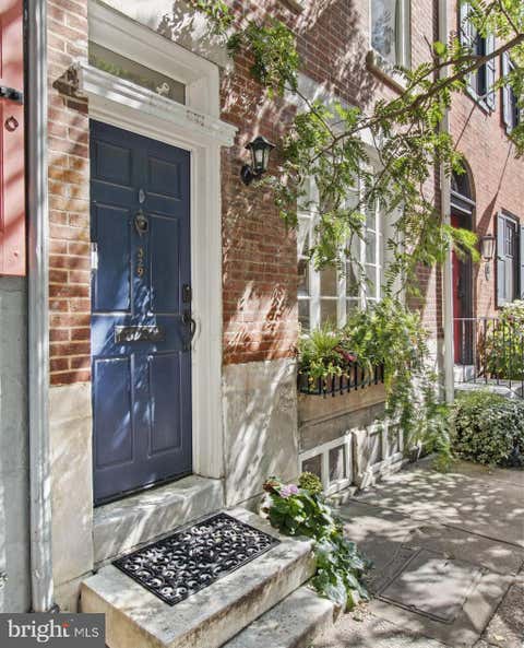 Townhouse For Rent - 329 S Camac Street<br/> PHILADELPHIA, PA 19107