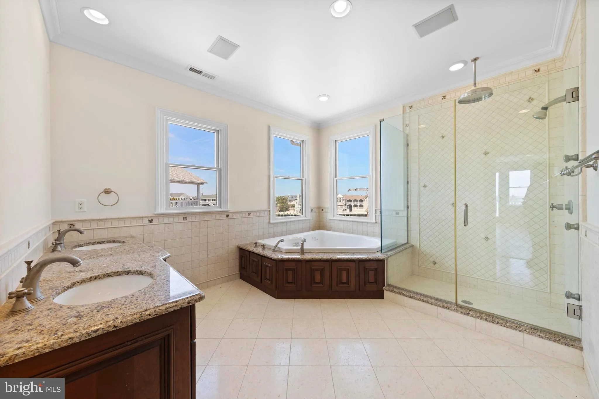 Harvey Cedars, New Jersey 08008, United States, 5 Bedrooms Bedrooms, ,4 BathroomsBathrooms,Residential,Active,113182