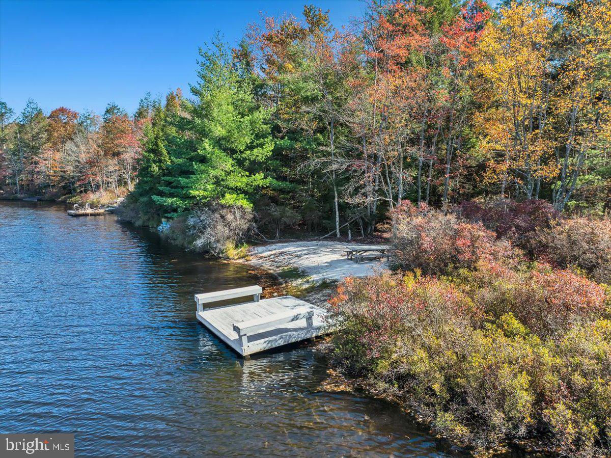 LAKE NAOMI - Residential