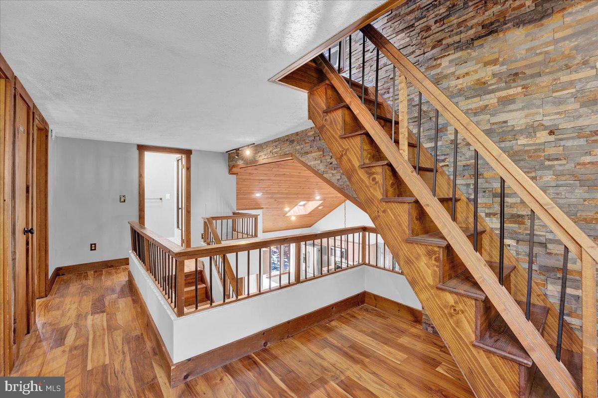 LAKE NAOMI - Residential