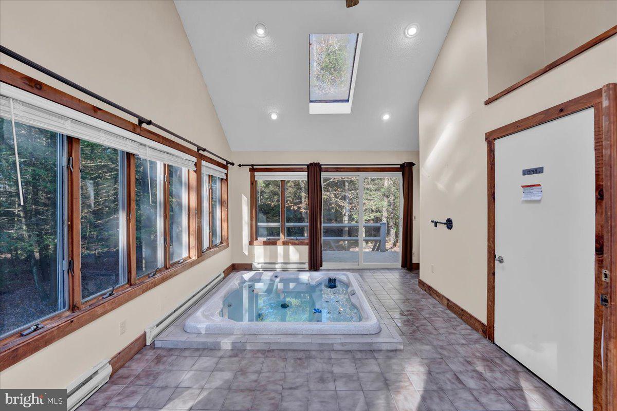 LAKE NAOMI - Residential