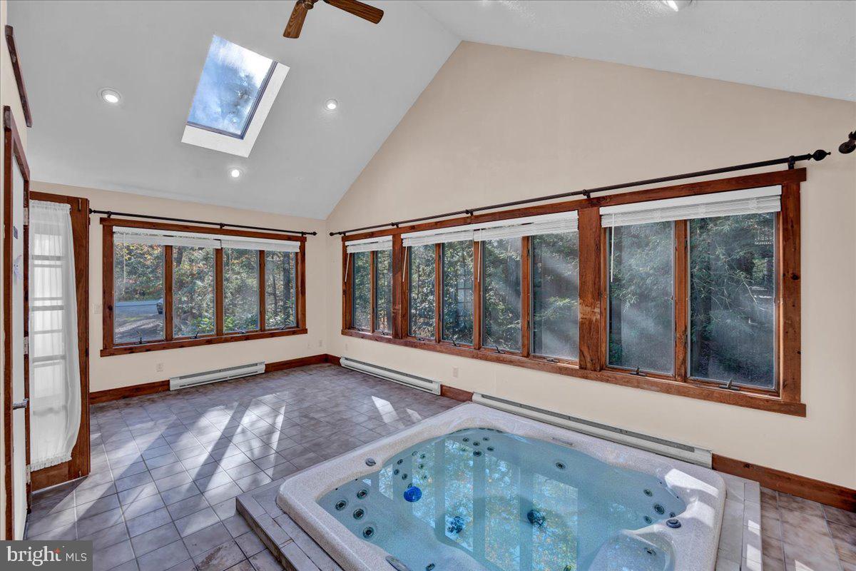 LAKE NAOMI - Residential