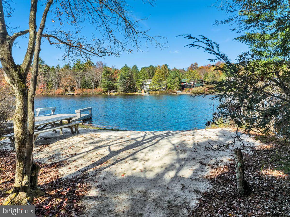 LAKE NAOMI - Residential