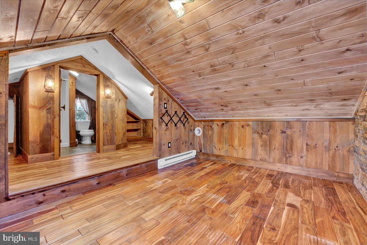 LAKE NAOMI - Residential