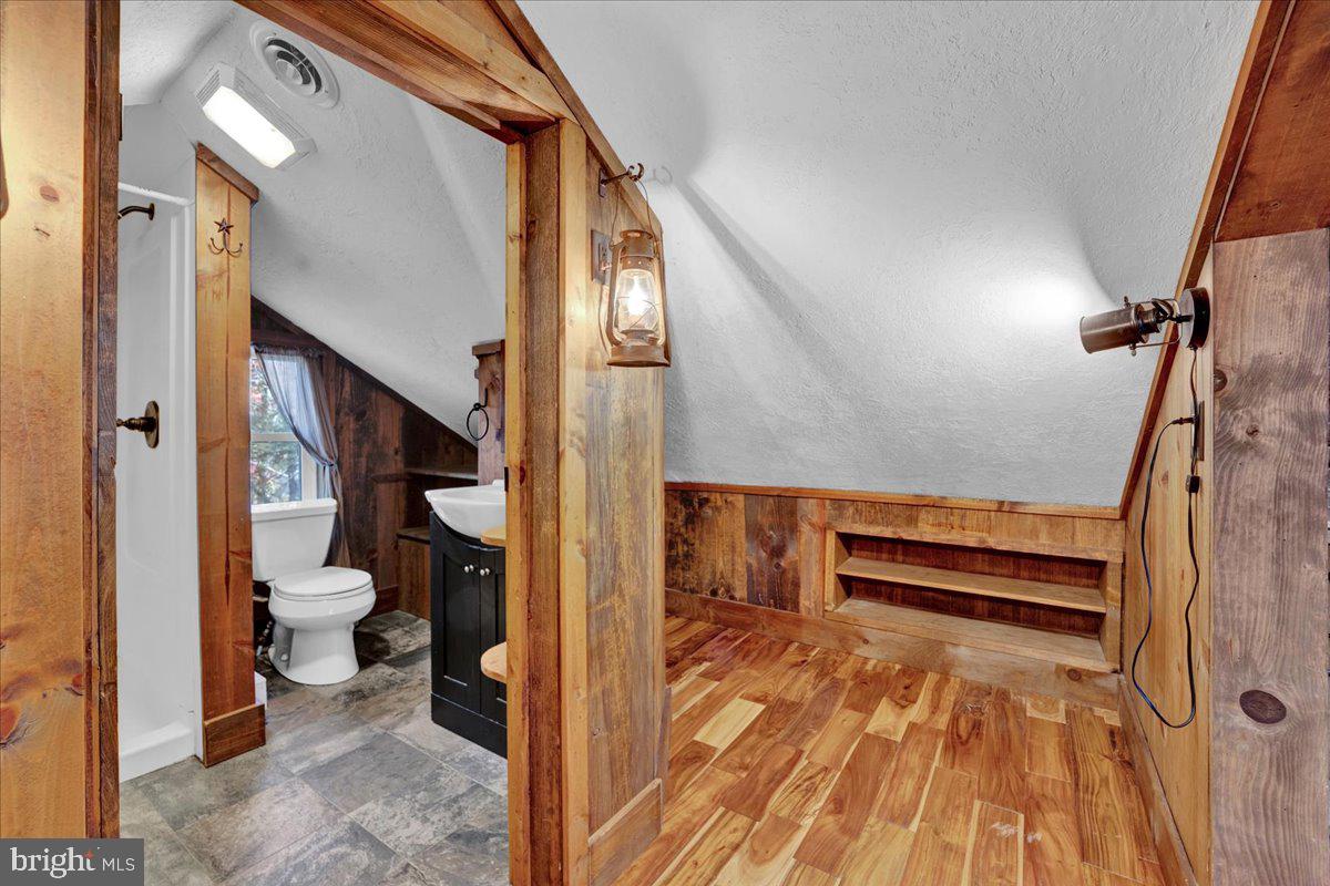 LAKE NAOMI - Residential