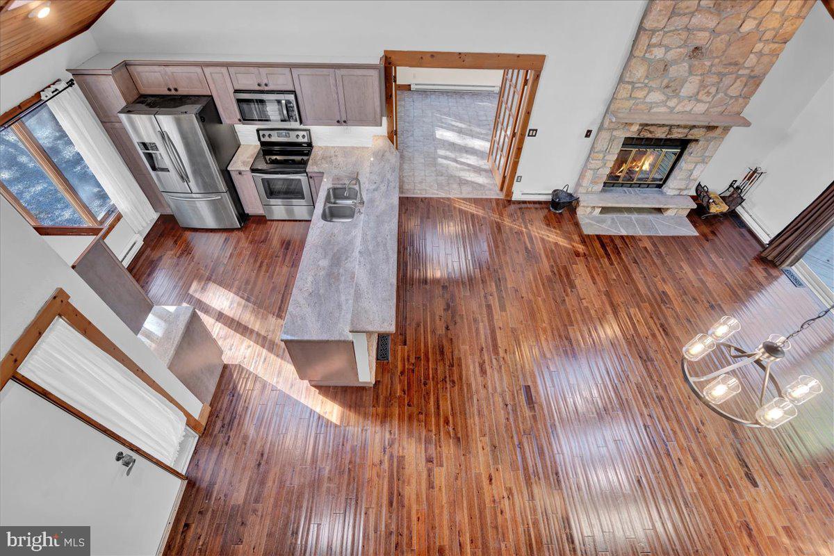 LAKE NAOMI - Residential