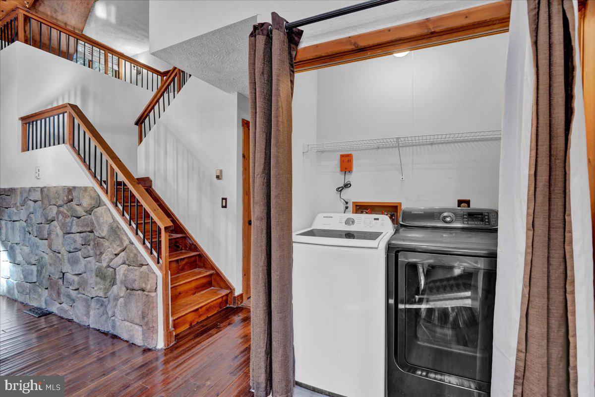 LAKE NAOMI - Residential