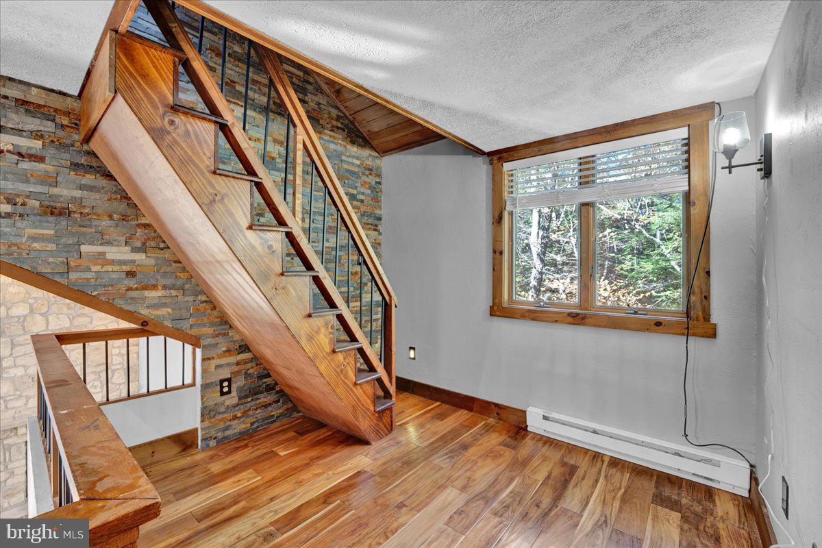 LAKE NAOMI - Residential