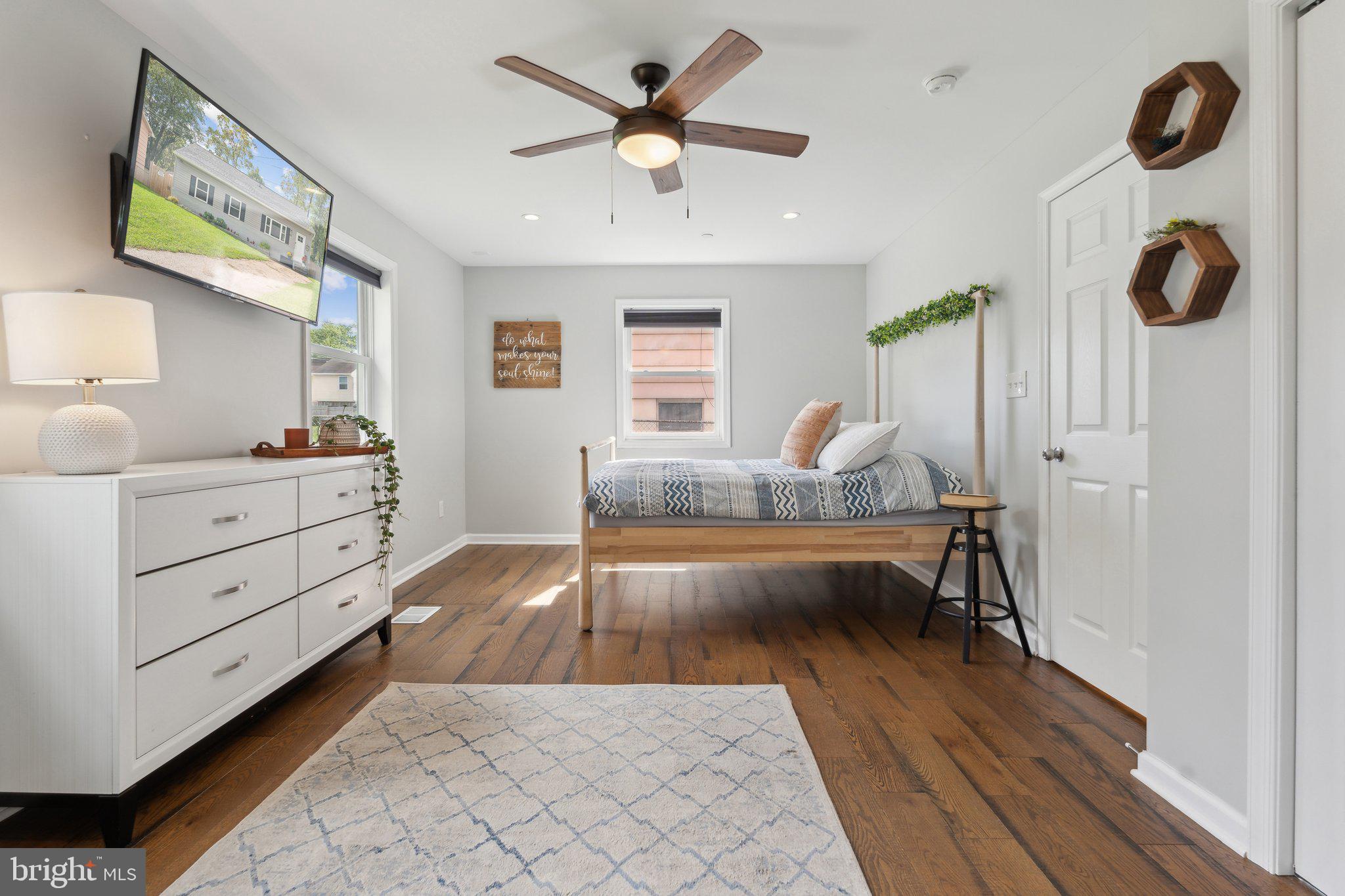 PAROLE HEIGHTS - Residential