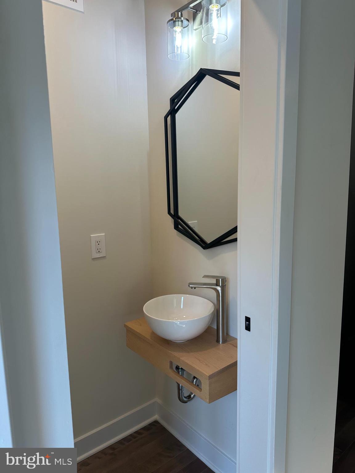 NEWTOWN ESTATES - Residential Lease