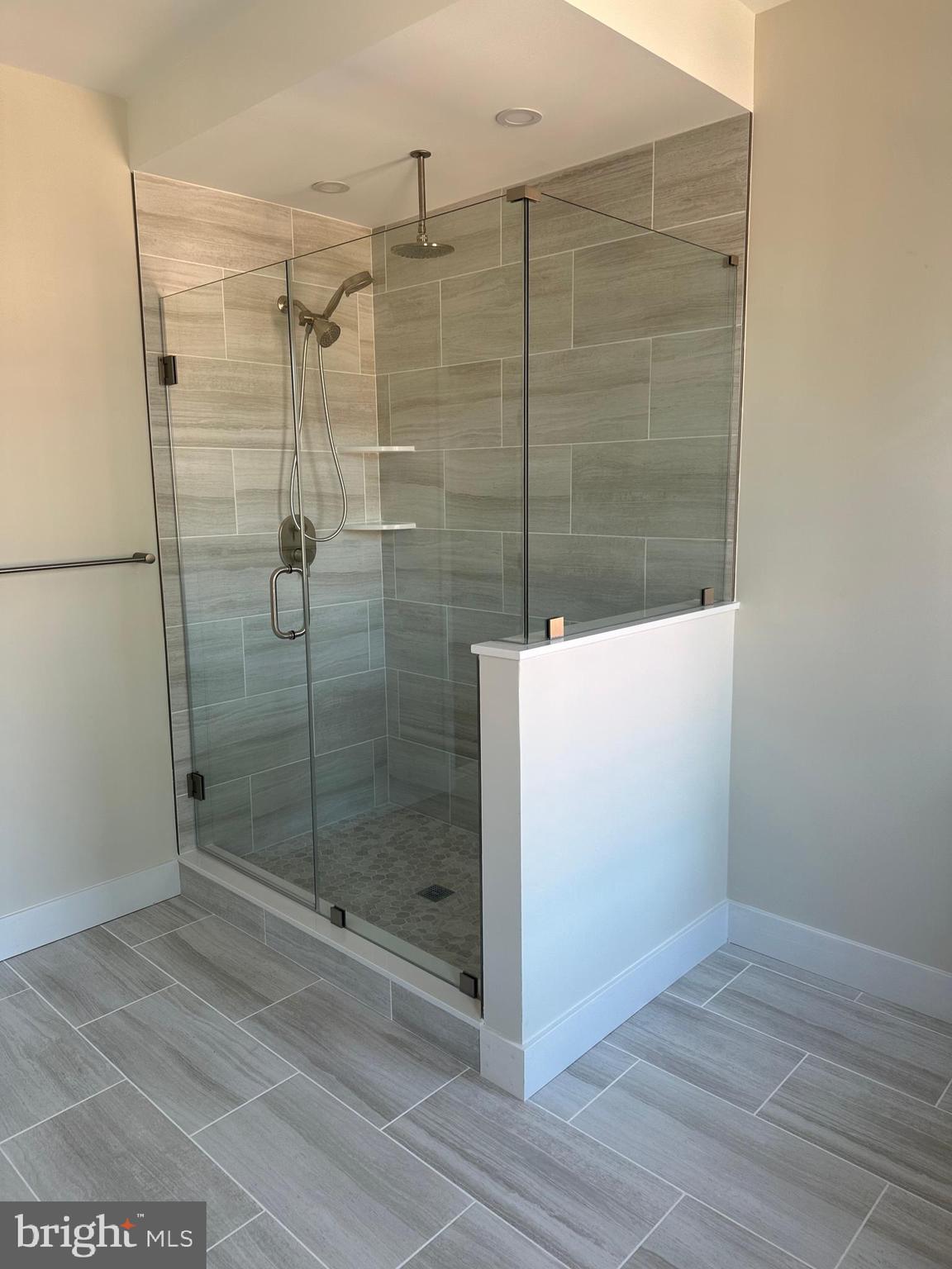 NEWTOWN ESTATES - Residential Lease