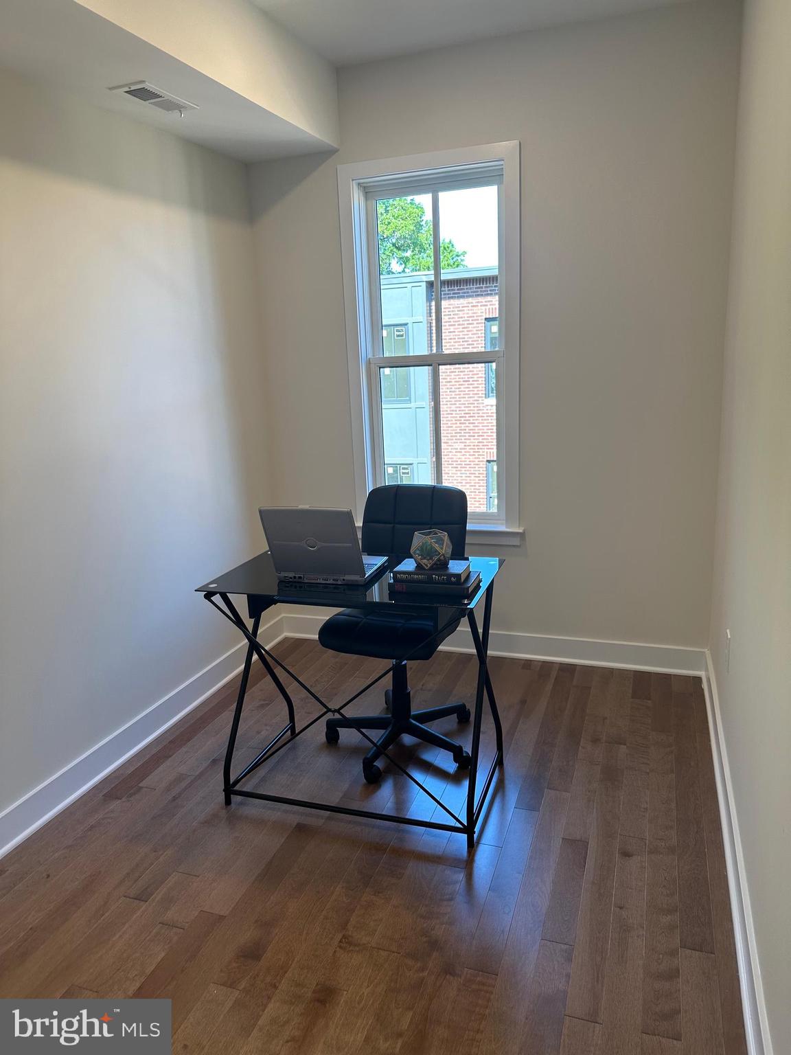 NEWTOWN ESTATES - Residential Lease