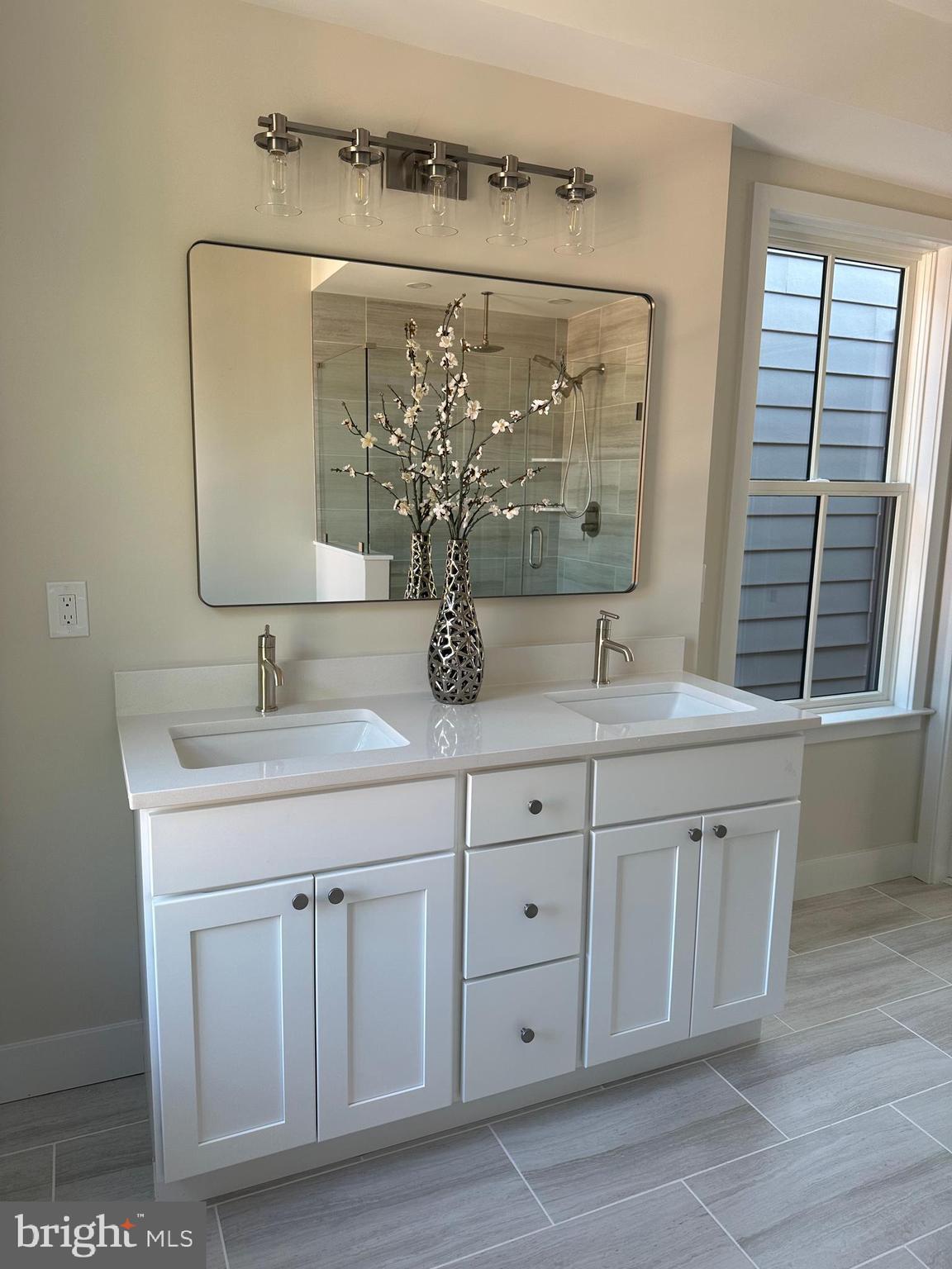 NEWTOWN ESTATES - Residential Lease