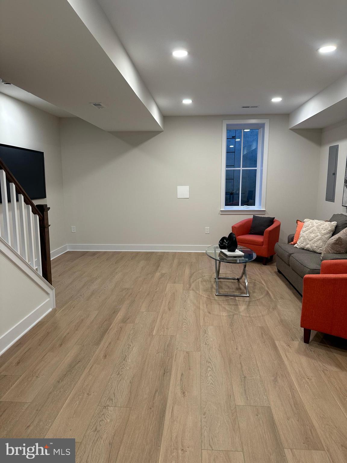 NEWTOWN ESTATES - Residential Lease