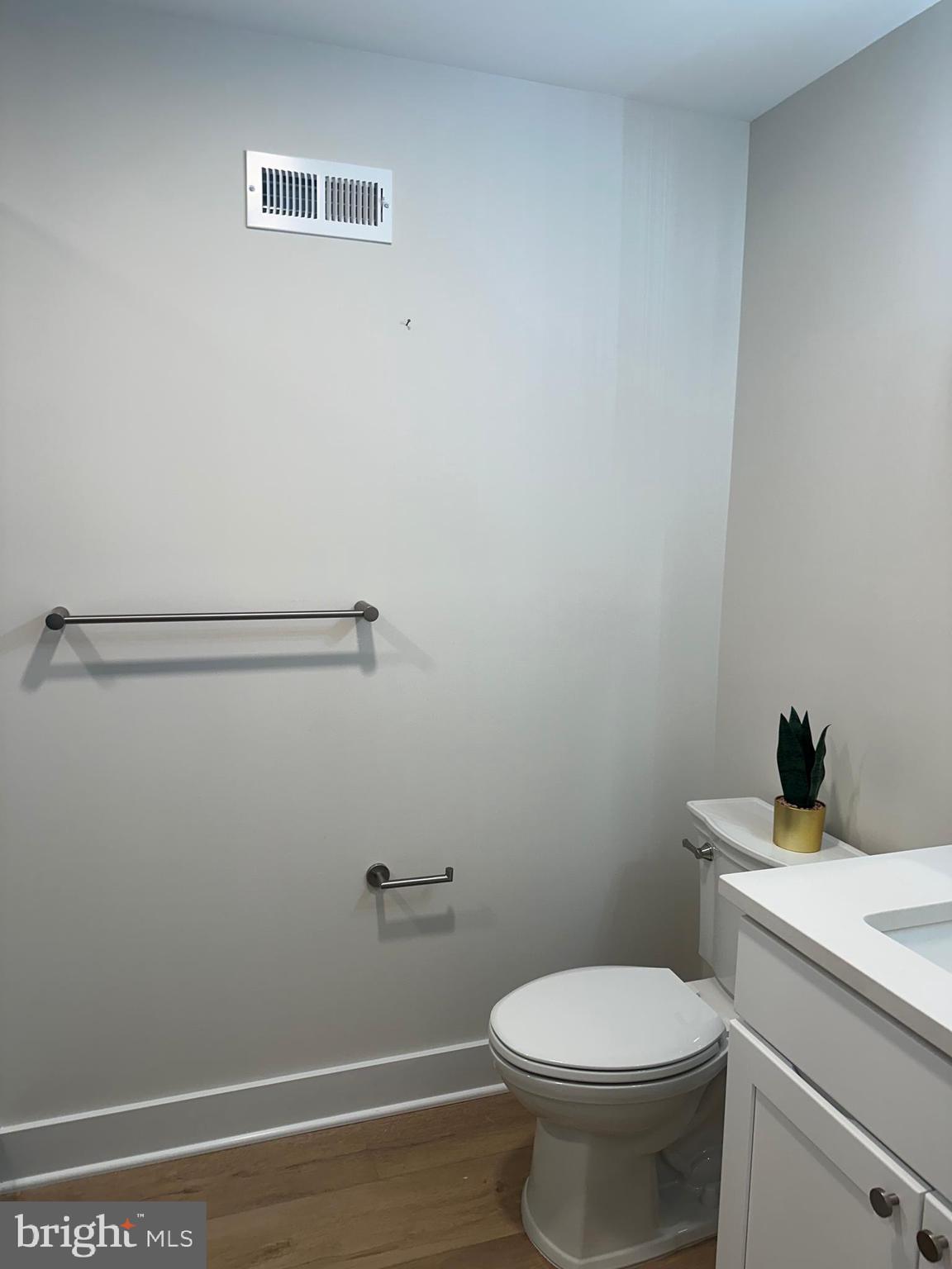 NEWTOWN ESTATES - Residential Lease