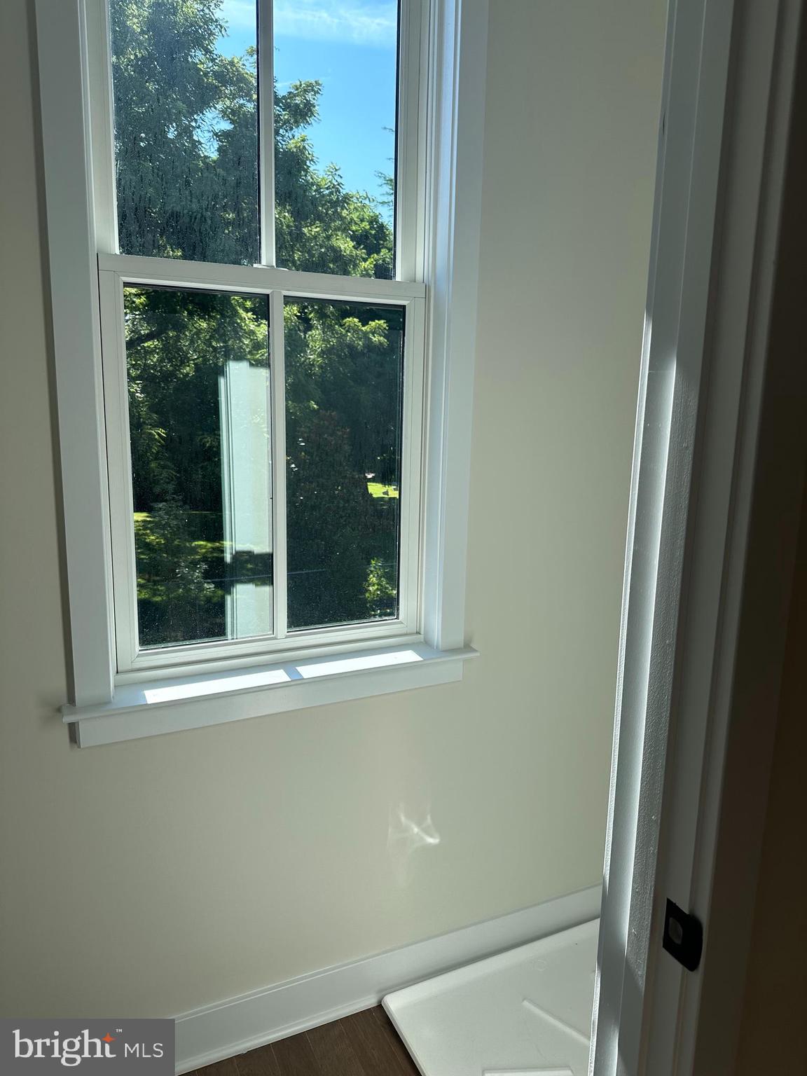 NEWTOWN ESTATES - Residential Lease