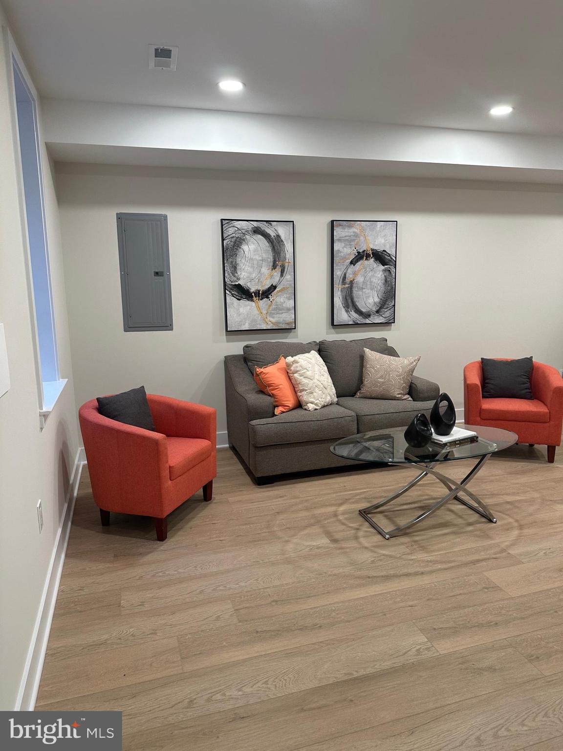 NEWTOWN ESTATES - Residential Lease