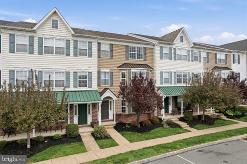 Townhouse For Sale - 2026 Berkeley Drive<br/> Montgomery County, PENNSBURG, PA 18073