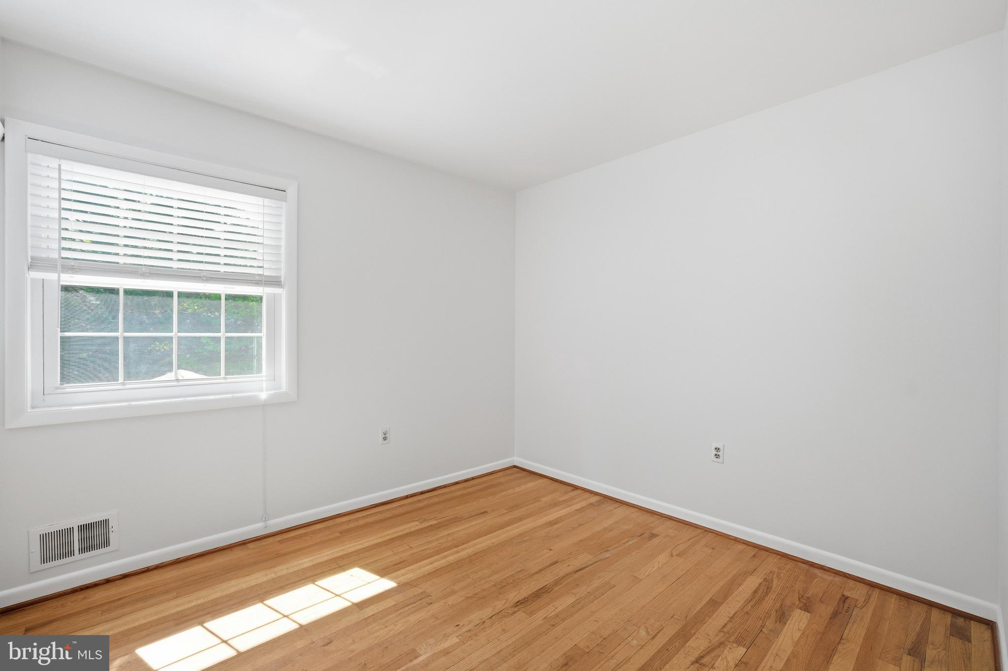 BEL PRE WOODS - Residential